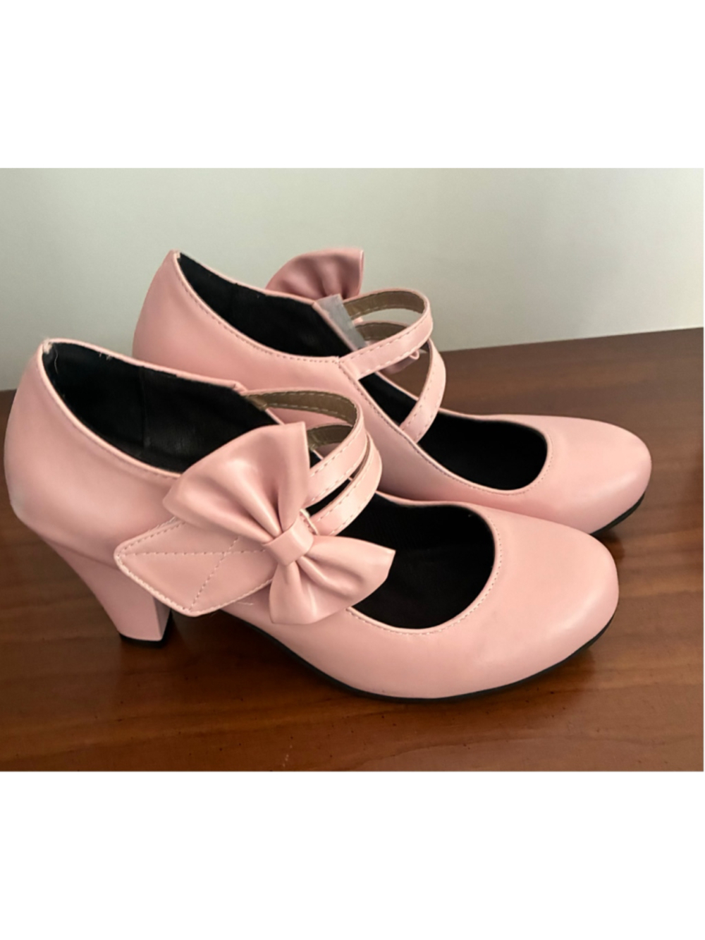 Girls Unbranded Pink Dress Shoes with Bow Detail, Size 2
4 (34)